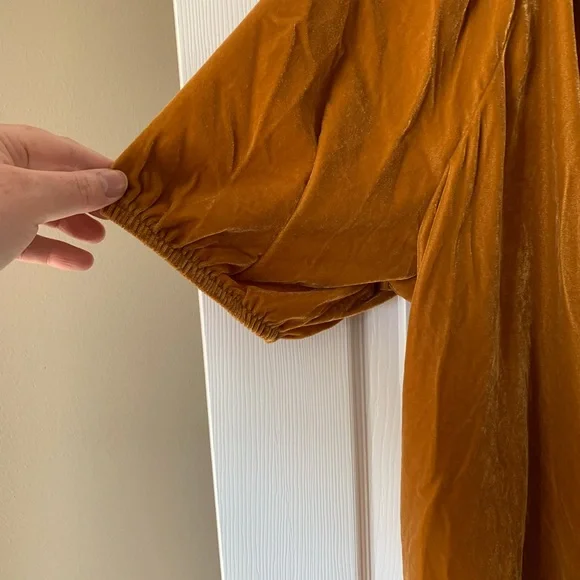 Old Navy velvety top - Picture 4 of 5